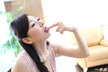 �綶�ҤȤ�